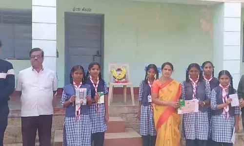 Kuvempu की जयंती के अवसर पर कविता पाठ प्रतियोगिता: विजेताओं के लिए पुरस्कार Kuvempu की जयंती के अवसर पर कविता पाठ प्रतियोगिता: विजेताओं के लिए पुरस्कार