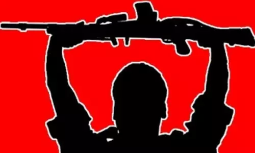 टॉप माओवादी कमांडर बरसे देवा ने Telangana पुलिस के सामने सरेंडर कर दिया