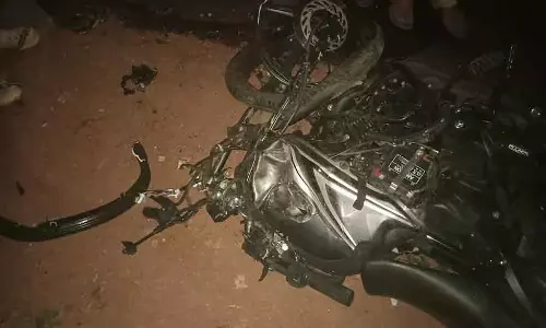 Accident ; बाइक सवार गंभीर रूप से घायल Accident ; बाइक सवार गंभीर रूप से घायल