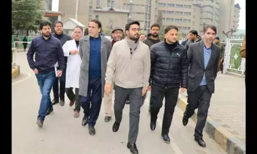 डीसी श्रीनगर, डायरेक्टर SKIMS ने इंफ्रास्ट्रक्चर अपग्रेडेशन का मौके पर जाकर जायजा लिया डीसी श्रीनगर, डायरेक्टर SKIMS ने इंफ्रास्ट्रक्चर अपग्रेडेशन का मौके पर जाकर जायजा लिया