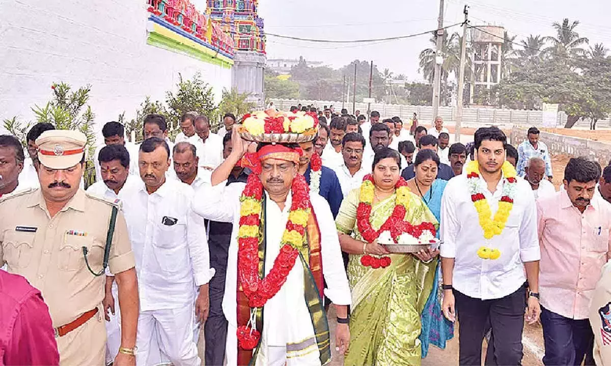 Andhra: पय्यवुला कासापुरम मंदिर में विशेष पूजा करते हैं Andhra: पय्यवुला कासापुरम मंदिर में विशेष पूजा करते हैं