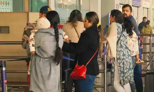 Bhubaneswar एयरपोर्ट पर कोहरे से उड़ानें प्रभावित, 3 कैंसिल, 5 लेट