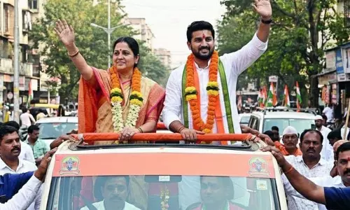 Thane: शिंदे सेना से बेटा और NCP से मां आमने-सामने