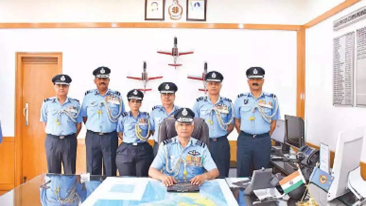 एयर मार्शल सीथेपल्ली श्रीनिवास IAF ट्रेनिंग कमांड के AOC-in-C हैं