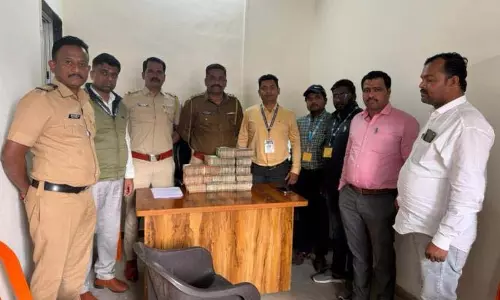 PMC चुनाव 2026: पुणे में चुनाव नाकाबंदी के दौरान 67 लाख रुपये मिले PMC चुनाव 2026: पुणे में चुनाव नाकाबंदी के दौरान 67 लाख रुपये मिले