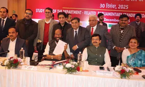 पार्लियामेंट्री स्टैंडिंग कमिटी ने लोकल इंडस्ट्री पर फीडबैक के लिए Amritsar का दौरा किया पार्लियामेंट्री स्टैंडिंग कमिटी ने लोकल इंडस्ट्री पर फीडबैक के लिए Amritsar का दौरा किया