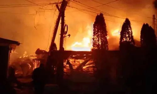 Kherson में भीषण ड्रोन हमला: कैफे में धमाके से 27 की मौत Kherson में भीषण ड्रोन हमला: कैफे में धमाके से 27 की मौत