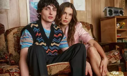 Stranger Things का आखिरी धमाका: नेटफ्लिक्स और सिनेमाघरों में एक साथ रिलीज Stranger Things का आखिरी धमाका: नेटफ्लिक्स और सिनेमाघरों में एक साथ रिलीज