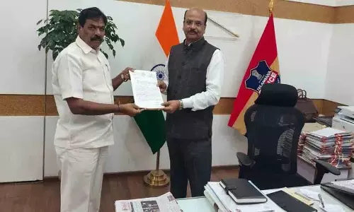 एमएलसी सरैया ने पुलिस द्वारा दर्ज किए गए झूठे SC/ST मामलों को लेकर डीजीपी से शिकायत की एमएलसी सरैया ने पुलिस द्वारा दर्ज किए गए झूठे SC/ST मामलों को लेकर डीजीपी से शिकायत की