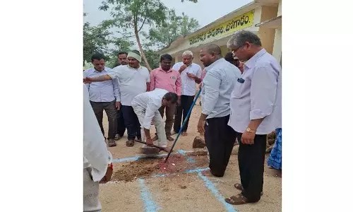 Bogaram प्राइमरी अपर स्कूल में स्टेज निर्माण के लिए आधारशिला रखी गई