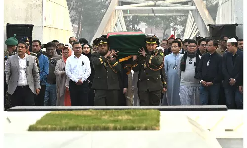 विश्व नेताओं ने Bangladeshi की पूर्व प्रधानमंत्री खालिदा जिया के निधन पर शोक व्यक्त किया विश्व नेताओं ने Bangladeshi की पूर्व प्रधानमंत्री खालिदा जिया के निधन पर शोक व्यक्त किया