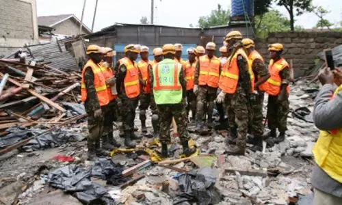 Kenya: नैरोबी में निर्माणाधीन इमारत गिरने से दो लोगों के मारे जाने की आशंका Kenya: नैरोबी में निर्माणाधीन इमारत गिरने से दो लोगों के मारे जाने की आशंका