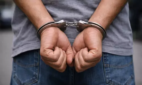 Odisha: 55 लाख रुपये के गबन में वन अधिकारी गिरफ्तार