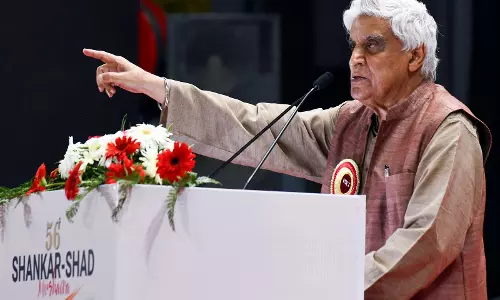 जावेद अख्तर ने AI फेक वीडियो की निंदा, कानूनी कार्रवाई की चेतावनी
