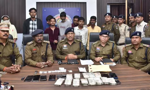 दुर्ग यातायात पुलिस का “ऑपरेशन सुरक्षा” अभियान सफल दुर्ग यातायात पुलिस का “ऑपरेशन सुरक्षा” अभियान सफल