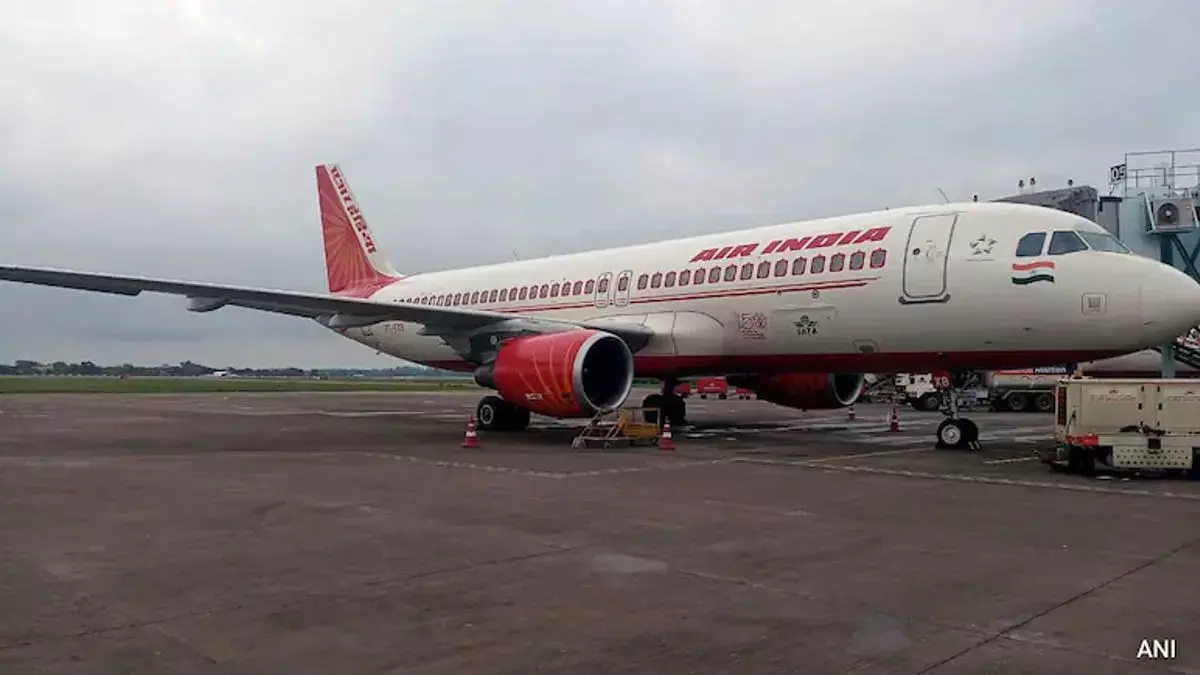 Canada: एयर इंडिया के पायलट के शराब के नशे में पाए जाने के बाद जांच की मांग Canada: एयर इंडिया के पायलट के शराब के नशे में पाए जाने के बाद जांच की मांग