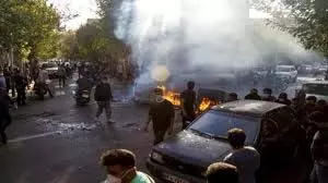 Iran:खाना पानी के लिए मचा है हाहाकार, सड़कों पर बिछ गईं हैं लाशें Iran:खाना पानी के लिए मचा है हाहाकार, सड़कों पर बिछ गईं हैं लाशें