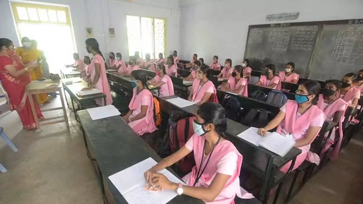 5 जनवरी को स्कूल फिर से खुलेंगे: Education Department के निर्देश 5 जनवरी को स्कूल फिर से खुलेंगे: Education Department के निर्देश