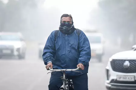 एनसीआर में प्रदूषण से आंशिक राहत के संकेत, लेकिन ठंड और कोहरे की चुनौती बरकरार एनसीआर में प्रदूषण से आंशिक राहत के संकेत, लेकिन ठंड और कोहरे की चुनौती बरकरार