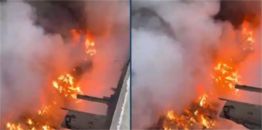 Panipat: कारपेट फैक्ट्री में भयंकर आग Panipat: कारपेट फैक्ट्री में भयंकर आग