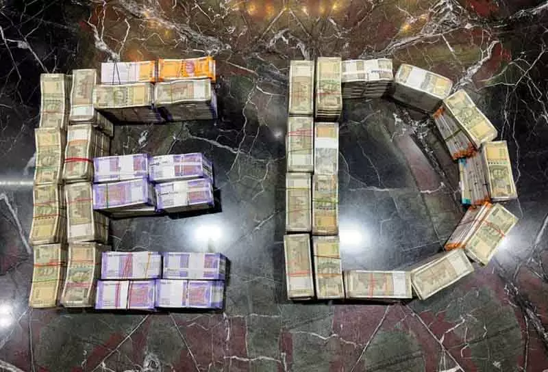 ED ने UAE अपराधी के खिलाफ मामले में दिल्ली फार्महाउस से 10 करोड़ की संपत्ति जब्त की ED ने UAE अपराधी के खिलाफ मामले में दिल्ली फार्महाउस से 10 करोड़ की संपत्ति जब्त की