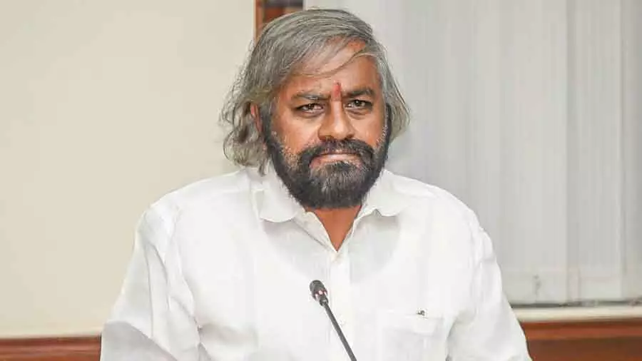 50 हजार करोड़ से ज़्यादा कीमत की वन भूमि मुकदमे में: Karnataka minister 50 हजार करोड़ से ज़्यादा कीमत की वन भूमि मुकदमे में: Karnataka minister
