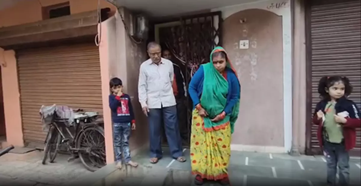 भागीरथपुरा में दूषित पानी से कई मौतों के बाद स्थानीय लोगों की चिताएं बढ़ीं भागीरथपुरा में दूषित पानी से कई मौतों के बाद स्थानीय लोगों की चिताएं बढ़ीं