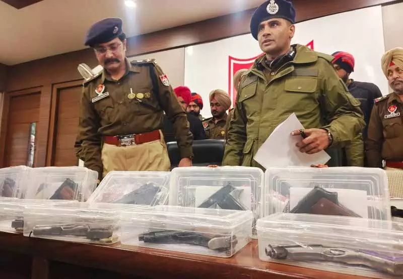 Patiala में टारगेटेड किलिंग की प्लानिंग कर रहे गैंग का भंडाफोड़, 8 गिरफ्तार Patiala में टारगेटेड किलिंग की प्लानिंग कर रहे गैंग का भंडाफोड़, 8 गिरफ्तार