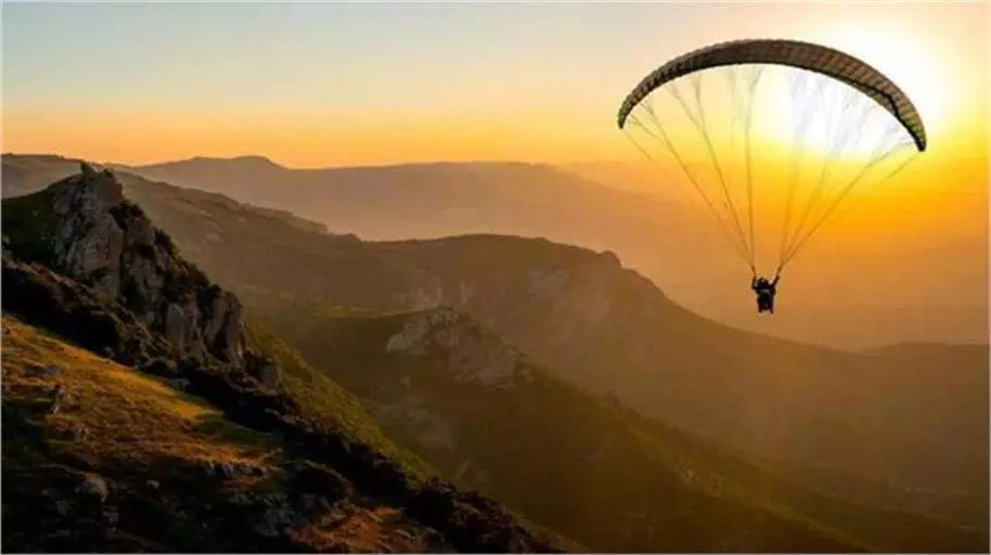 Himachal Pradesh: बीड़-बिलिंग में फिर उमड़ा सैलानियों का सैलाब, शुरू हुई उड़ानें Himachal Pradesh: बीड़-बिलिंग में फिर उमड़ा सैलानियों का सैलाब, शुरू हुई उड़ानें