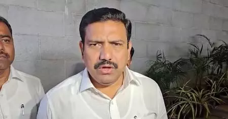 बल्लारी की घटना पर भाजपा प्रदेश अध्यक्ष बीवाई विजयेंद्र का तीखा हमला, कांग्रेस पर लगाए गंभीर आरोप बल्लारी की घटना पर भाजपा प्रदेश अध्यक्ष बीवाई विजयेंद्र का तीखा हमला, कांग्रेस पर लगाए गंभीर आरोप