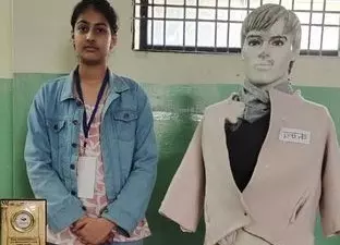 Ratlam: लड़की ने बनाया हाईटेक जैकेट, सुरक्षा अब होगी आसान Ratlam: लड़की ने बनाया हाईटेक जैकेट, सुरक्षा अब होगी आसान
