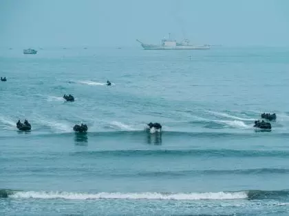चीन के 6 जहाज, 1 आधिकारिक जहाज ने ताइवान को घेरा चीन के 6 जहाज, 1 आधिकारिक जहाज ने ताइवान को घेरा