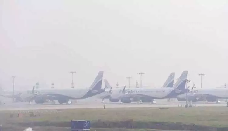 घने कोहरे के कारण Bhubaneswar एयरपोर्ट पर 3 फ्लाइट्स कैंसिल, 15 लेट घने कोहरे के कारण Bhubaneswar एयरपोर्ट पर 3 फ्लाइट्स कैंसिल, 15 लेट