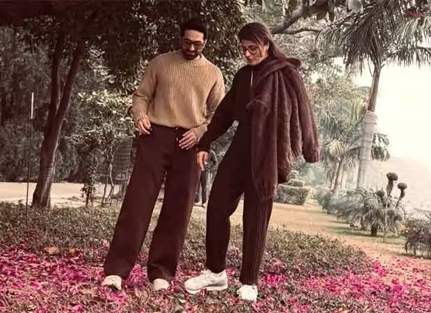Ayushmann Khurrana ने परिवार के साथ 2026 का स्वागत किया Ayushmann Khurrana ने परिवार के साथ 2026 का स्वागत किया