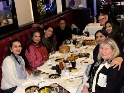 Shabana आज़मी ने साल का पहला दिन खूब पेट भरकर खाना खाते हुए बिताया Shabana आज़मी ने साल का पहला दिन खूब पेट भरकर खाना खाते हुए बिताया