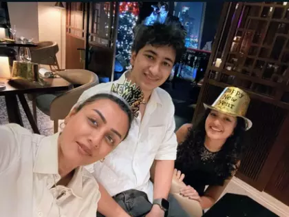 नए साल पर सितारा को चूमते नजर आईं Namrata Shirodkar नए साल पर सितारा को चूमते नजर आईं Namrata Shirodkar