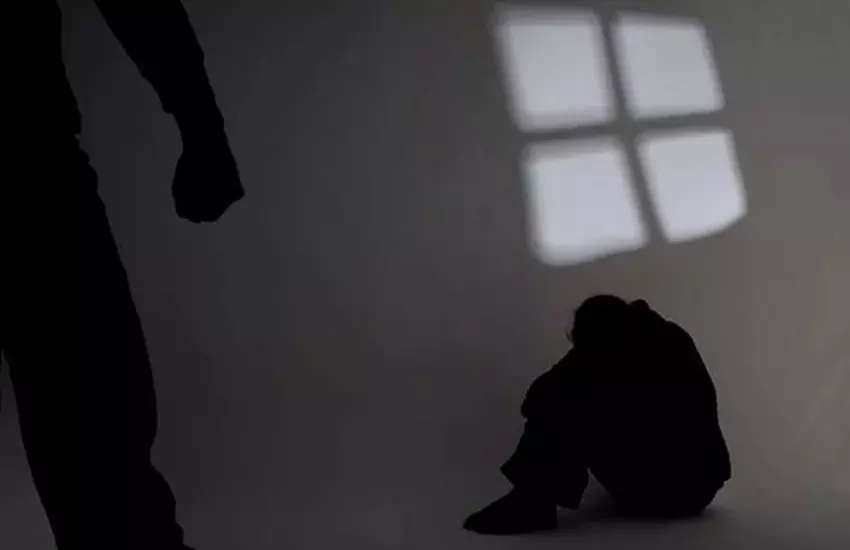 बेटी और पति ने की थी पिटाई, इलाज के दौरान महिला ने तोड़ा दम बेटी और पति ने की थी पिटाई, इलाज के दौरान महिला ने तोड़ा दम
