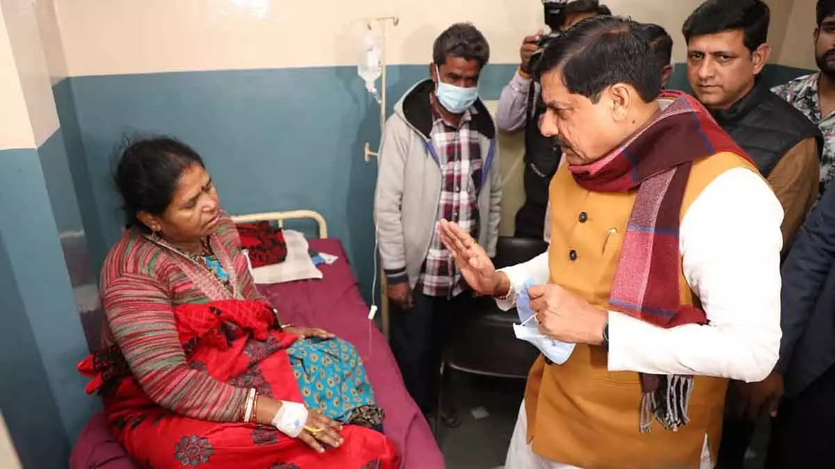 इंदौर में पानी से मौतें: CM ने नगर निगम कमिश्नर को नोटिस जारी किया इंदौर में पानी से मौतें: CM ने नगर निगम कमिश्नर को नोटिस जारी किया