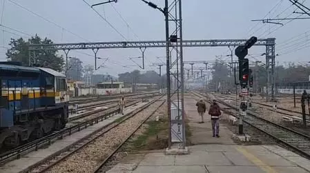 रेलवे स्टेशन पर मिला नवजात का शव, जांच में जुटी पुलिस रेलवे स्टेशन पर मिला नवजात का शव, जांच में जुटी पुलिस