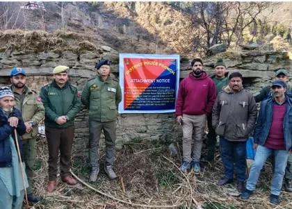 J&K के पुंछ में पाकिस्तान स्थित आतंकी हैंडलर की संपत्ति ज़ब्त J&K के पुंछ में पाकिस्तान स्थित आतंकी हैंडलर की संपत्ति ज़ब्त