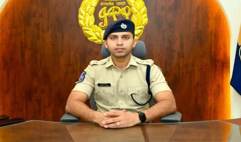 कोहरे से हादसों का खतरा: SP शरत चंद्र पवार कोहरे से हादसों का खतरा: SP शरत चंद्र पवार