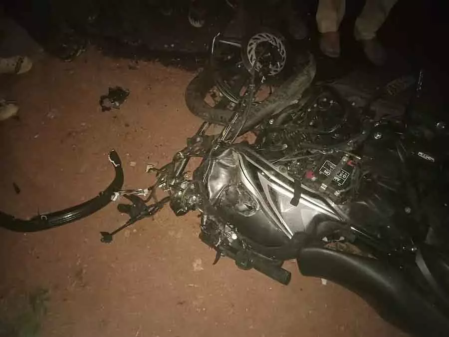 Accident ; बाइक सवार गंभीर रूप से घायल Accident ; बाइक सवार गंभीर रूप से घायल