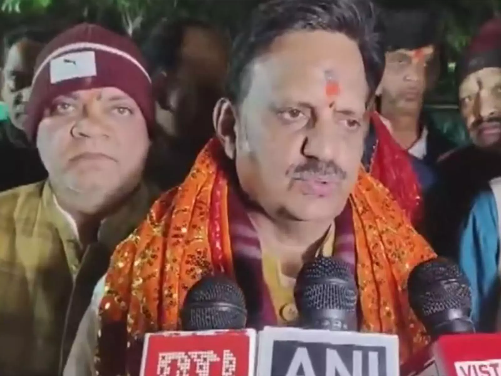 उपमुख्यमंत्री ने कहा कि सरकार स्थिति पर नजर रख रही है और प्रभावित लोगों के इलाज का आश्वासन दिया उपमुख्यमंत्री ने कहा कि सरकार स्थिति पर नजर रख रही है और प्रभावित लोगों के इलाज का आश्वासन दिया