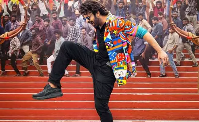 Prabhas ने लिया पे-कट: सुपरस्टार की सादगी ने जीता फैंस का दिल Prabhas ने लिया पे-कट: सुपरस्टार की सादगी ने जीता फैंस का दिल