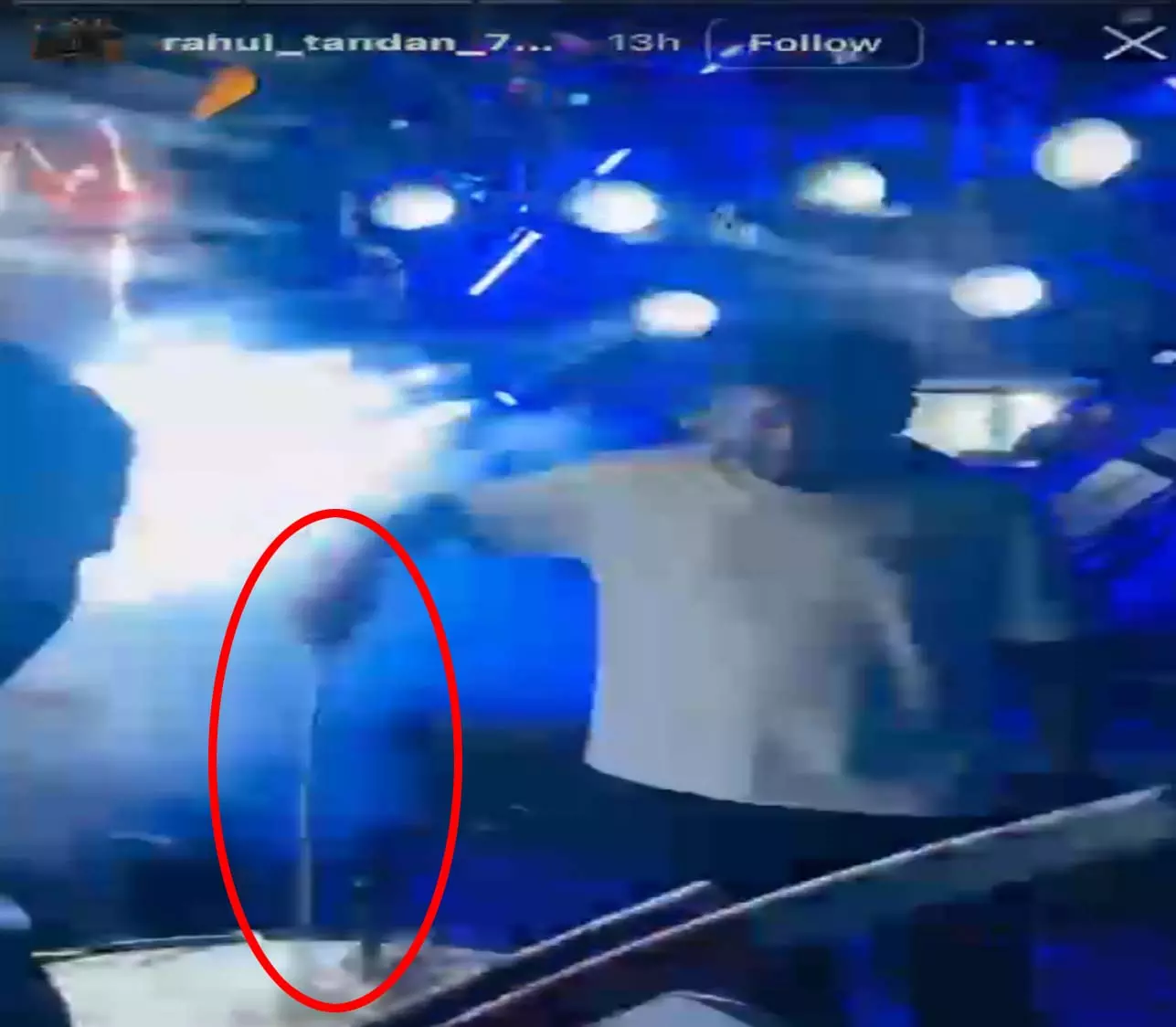 डीडी नगर में युवक ने तलवार से काटा केक, देखें VIDEO... डीडी नगर में युवक ने तलवार से काटा केक, देखें VIDEO...