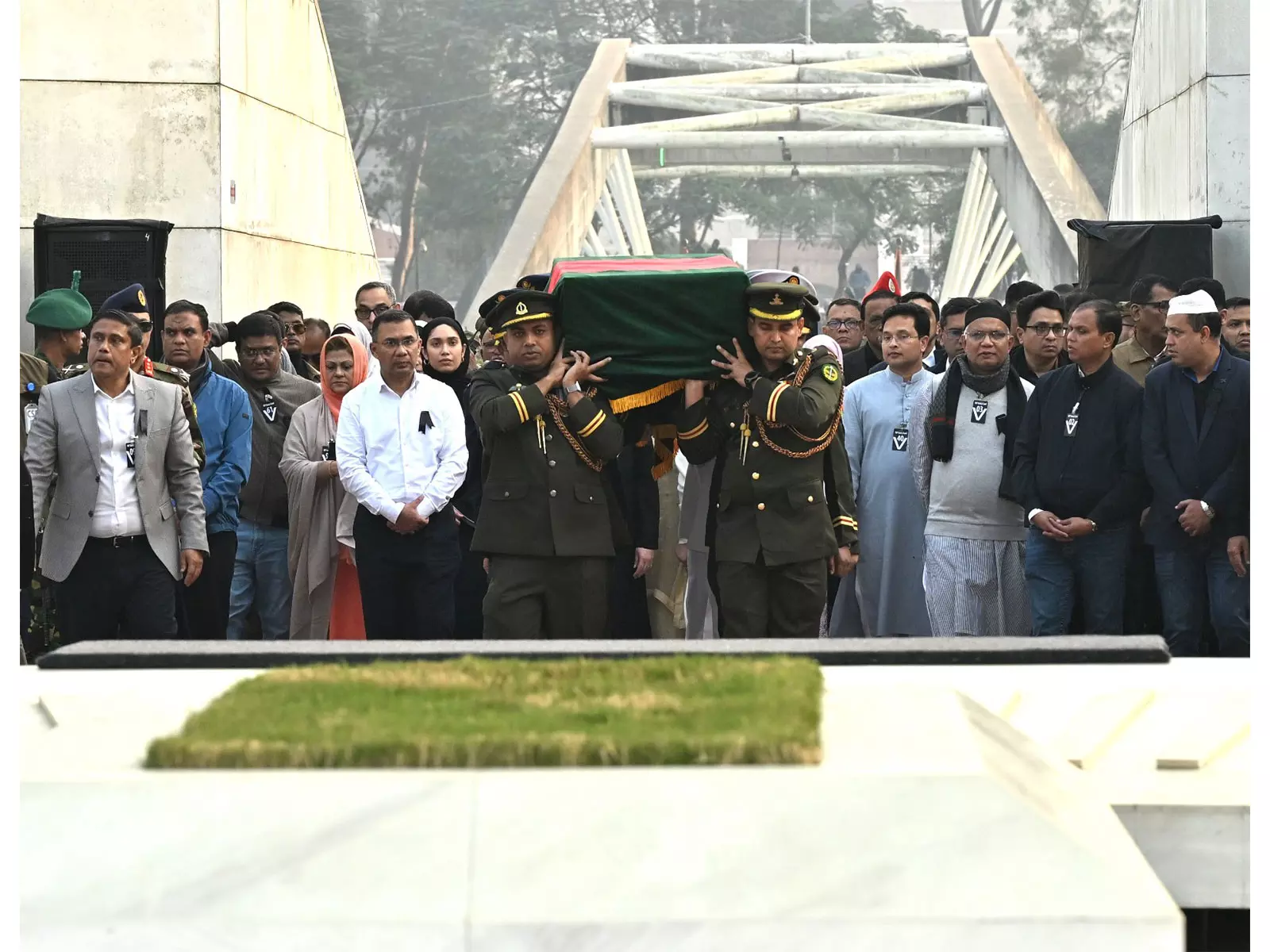 विश्व नेताओं ने Bangladeshi की पूर्व प्रधानमंत्री खालिदा जिया के निधन पर शोक व्यक्त किया विश्व नेताओं ने Bangladeshi की पूर्व प्रधानमंत्री खालिदा जिया के निधन पर शोक व्यक्त किया