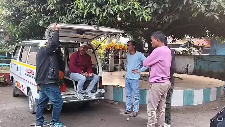 Picnic पर मटन को लेकर हुए विवाद में मारपीट, 5 घायल Picnic पर मटन को लेकर हुए विवाद में मारपीट, 5 घायल