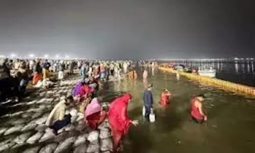 Prayagraj:माघ मेले का पहला दिन आज, त्रिवेणी संगम पर सुबह से ही आस्था की डुबकी लगा रहे श्रद्धालु Prayagraj:माघ मेले का पहला दिन आज, त्रिवेणी संगम पर सुबह से ही आस्था की डुबकी लगा रहे श्रद्धालु