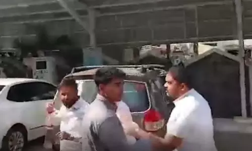 दो उम्मीदवार, एक सीट और सरेआम बवाल...बीजेपी से जुड़ी खबर