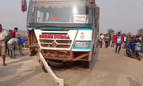 Bhubaneswar: सड़क दुर्घटना में तीन युवकों की जान गई Bhubaneswar: सड़क दुर्घटना में तीन युवकों की जान गई
